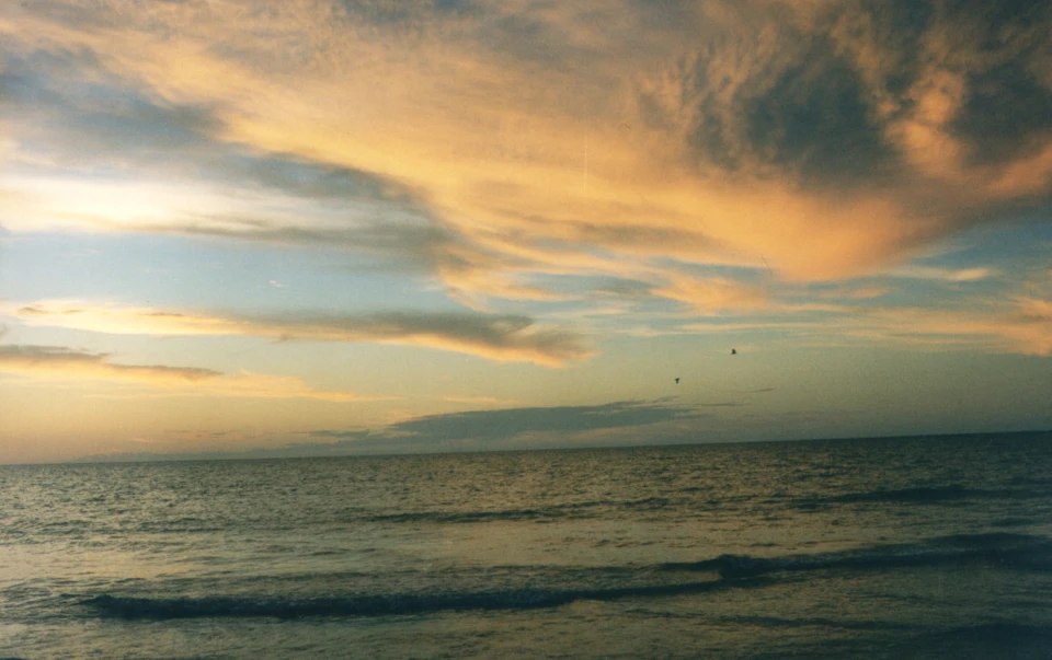 Australien 1998 - 99-darwin-beach-schleierwolken