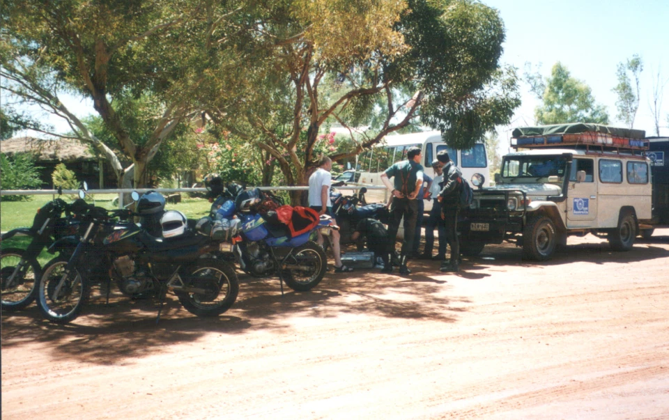 Australien 1998 - 41-lasseter-hgw-curtig-springs-roadhouse