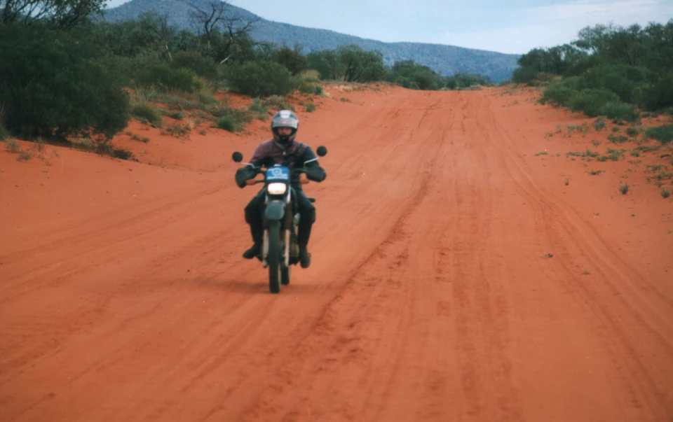 Australien 1998 - 60-jens-on-road